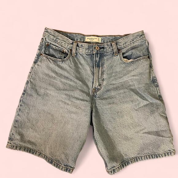 Abercrombie fitch light - Picture 1 of 3